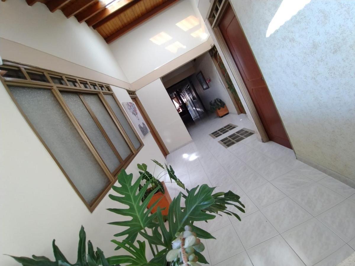 Hotel Casa Aragon Cartago Εξωτερικό φωτογραφία